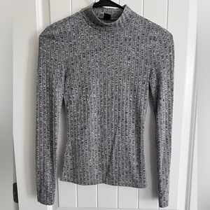 Gray long sleeve XS